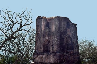 time-ravaged-temple-at-dandoba-4x6